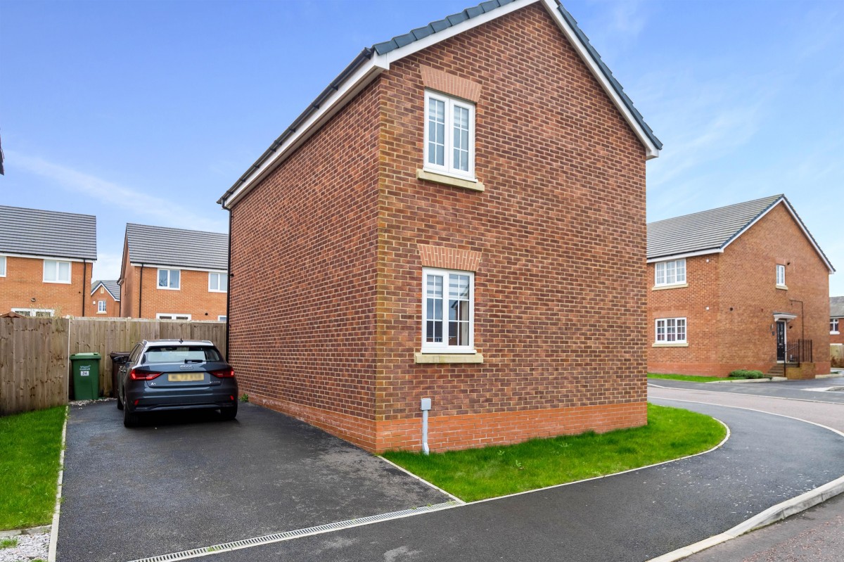 Images for Broadleaf Crescent, Standish, Wigan